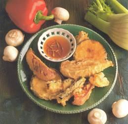 Темпура: овощи в кляре с острым соусом