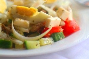 Рецепт - салат из тунца с фетой