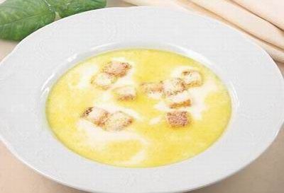Молочный суп с желтками и гренками