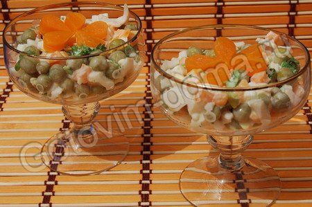Рецепт - салат из кальмаров с зеленым горошком