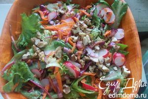 Рецепт - зеленый салат с редисом и морковью