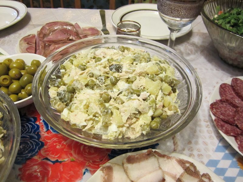 Куриный салат с картофелем
